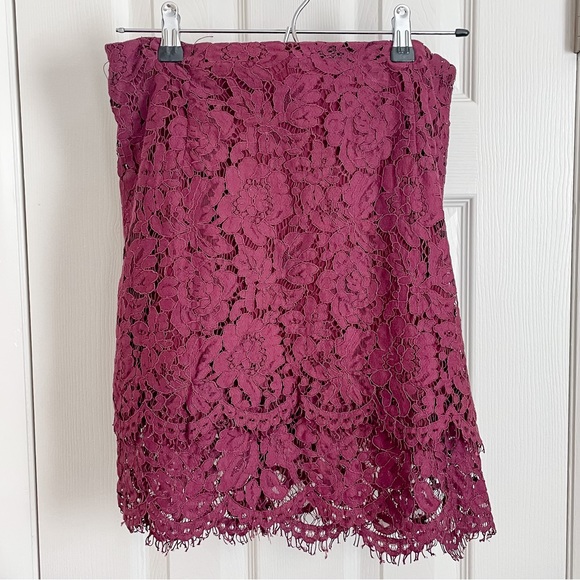 2 for $20 | LuLu’s Burgundy Rose Floral Lace Skirt Size Large - Picture 1 of 6